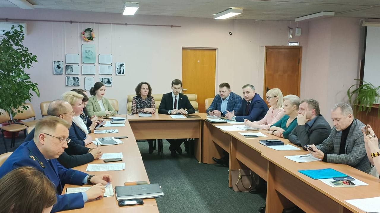 В Ульяновске обсудили систему защиты школьных учителей